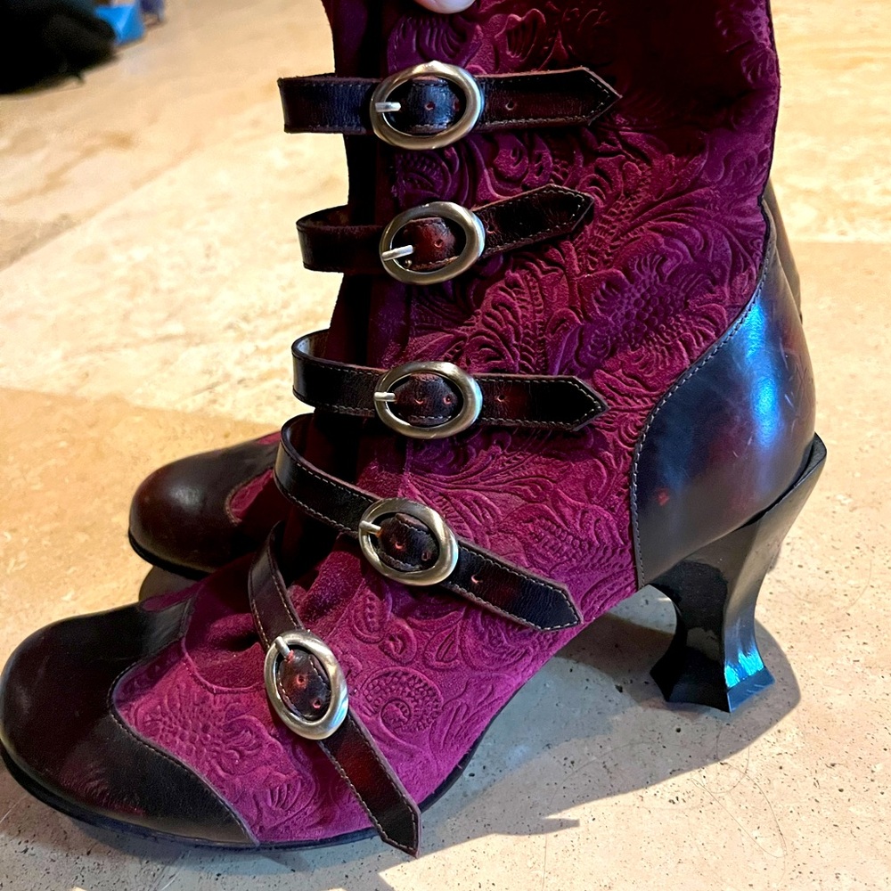 Super unique Velvet burgundy and black leather John Fluevog ankle boots!